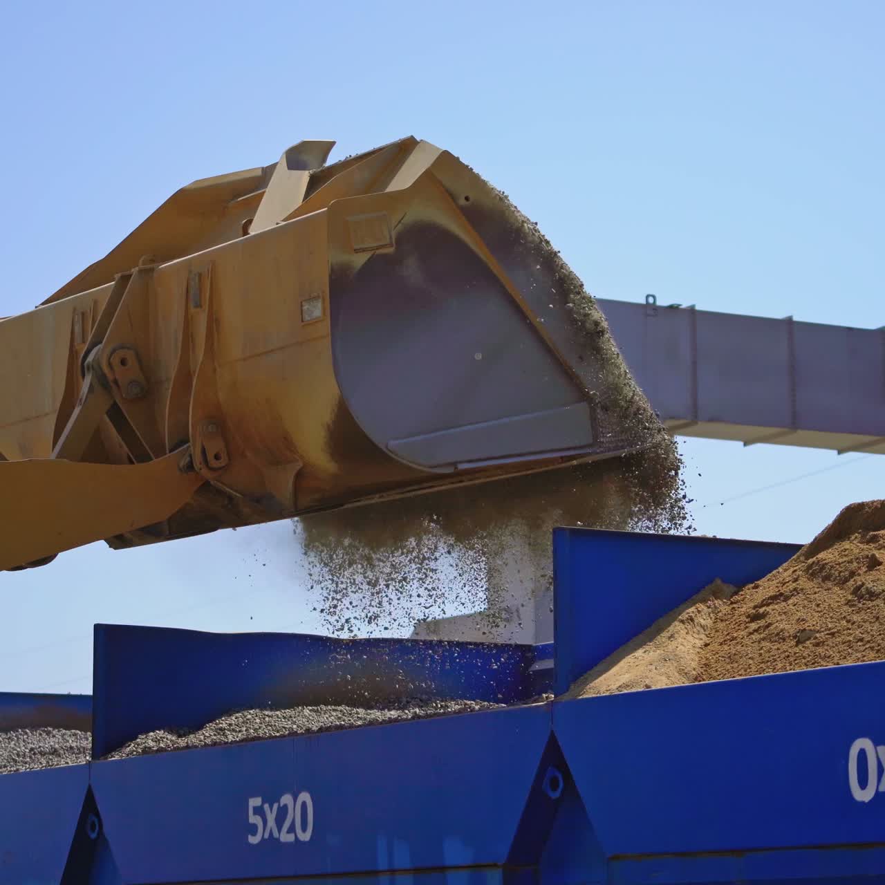 Equipment for production of asphalt