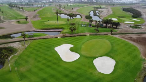 Video-De-Drone-De-Un-Campo-De-Golf-En-Lima,-Peru