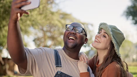 interracial, pareja y selfie