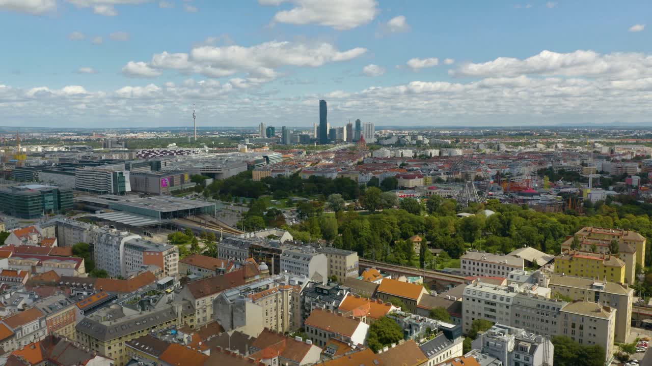 vista aérea de viena, austria. tiro de dron descendente