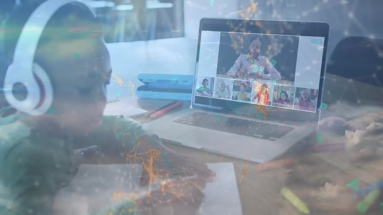 animación de una red de conexiones sobre un niño afroamericano que usa una computadora portátil para una lección escolar en línea