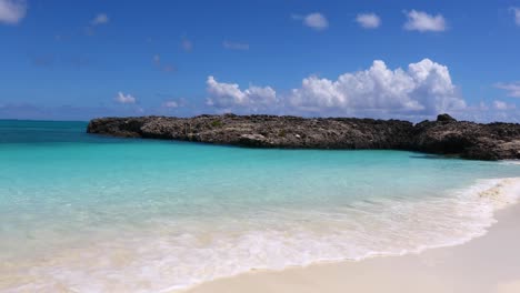 Video-Estático-De-La-Playa-De-Forbes-Hill-En-Exuma-En-Las-Bahamas.