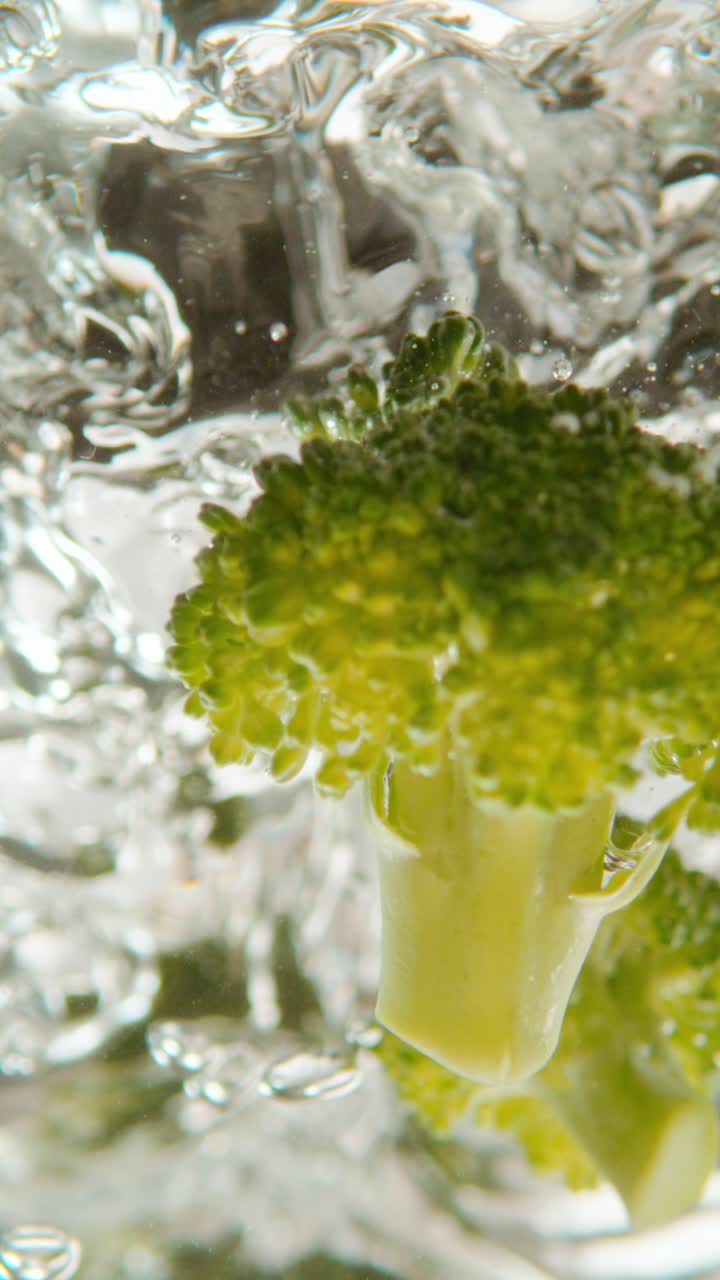 Broccoli in acqua