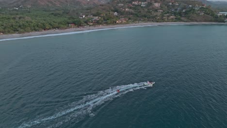 Aquatic-Excursion:-Boating-with-Inflatable-Tow