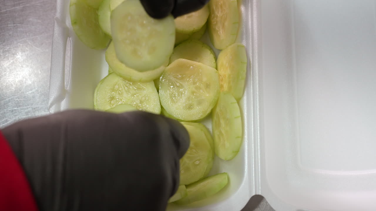 proceso completo de corte rápido para hacer un tazón ceto con bistec picado - serie de camiones de comida