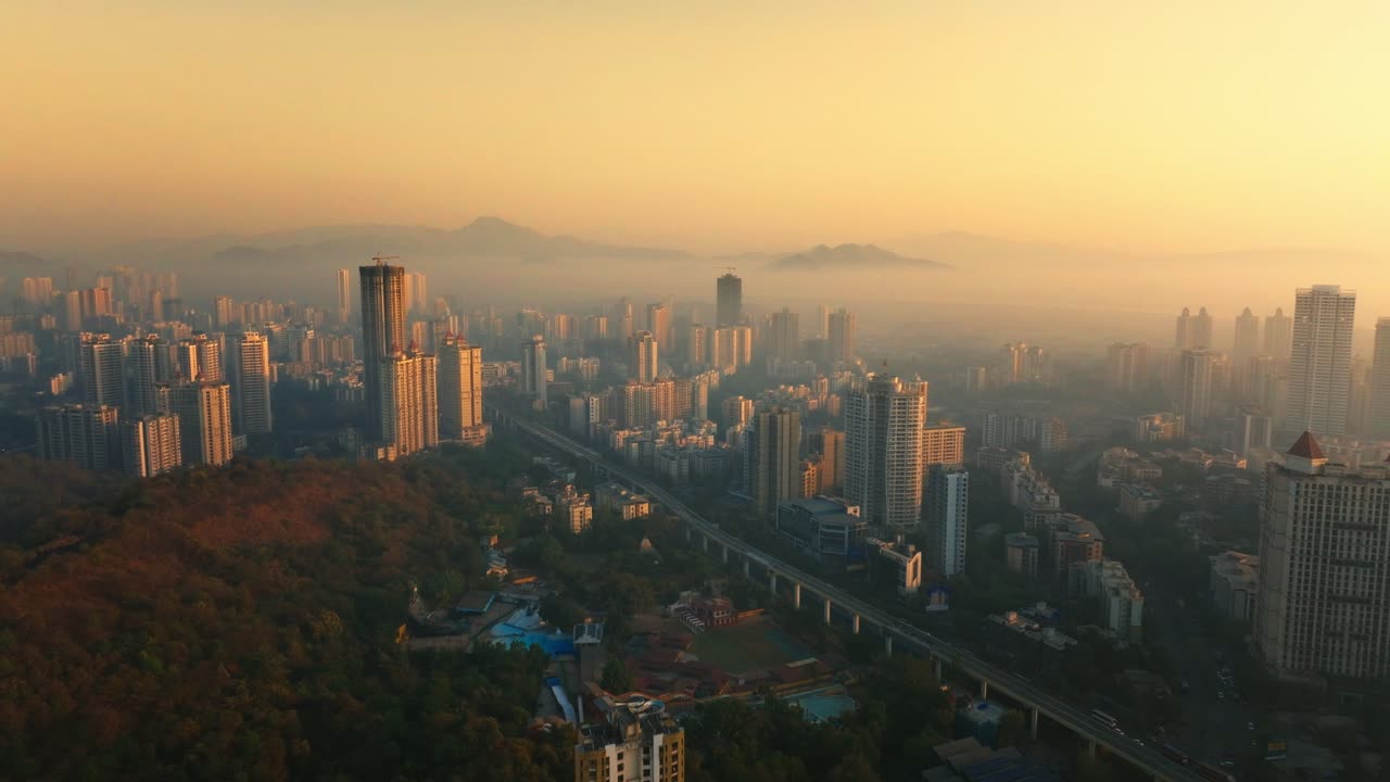 el amanecer sobre el paisaje urbano de mumbai