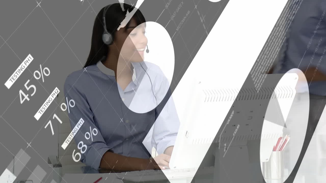 animación del procesamiento de datos financieros sobre diversas personas de negocios que usan auriculares telefónicos