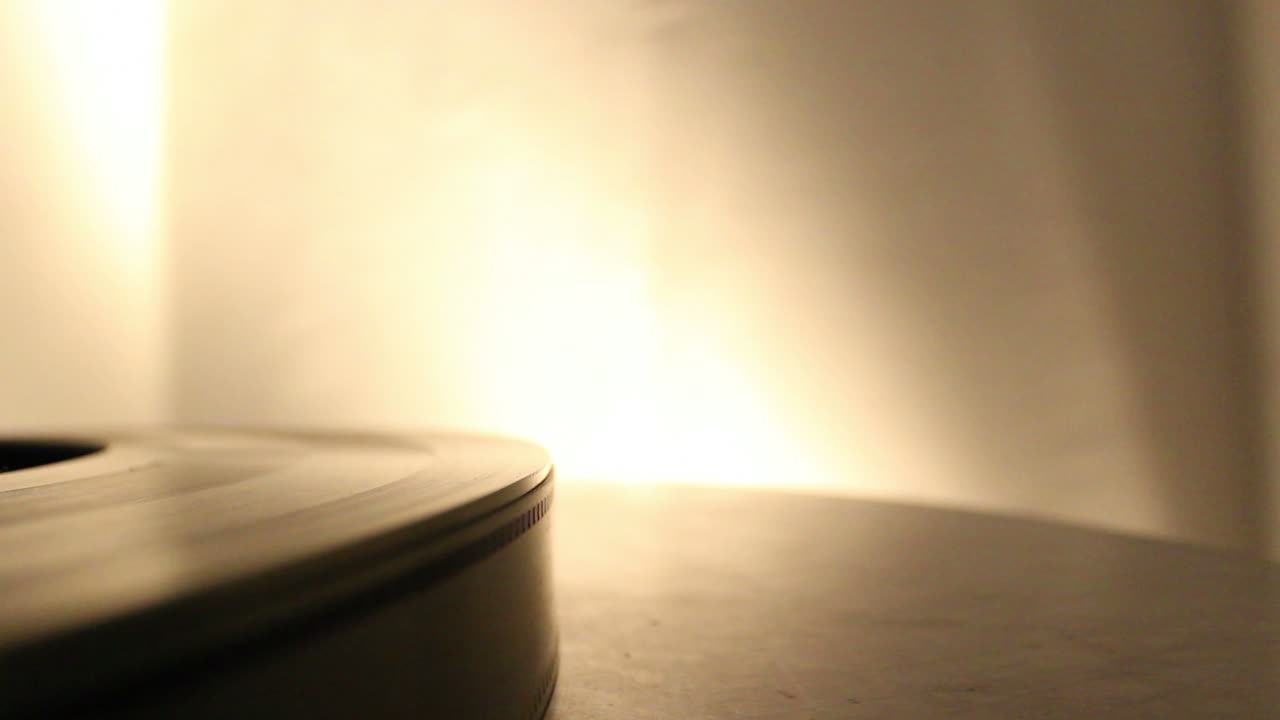 영화 프로젝터 필름 플레이트 영화관에서 회전