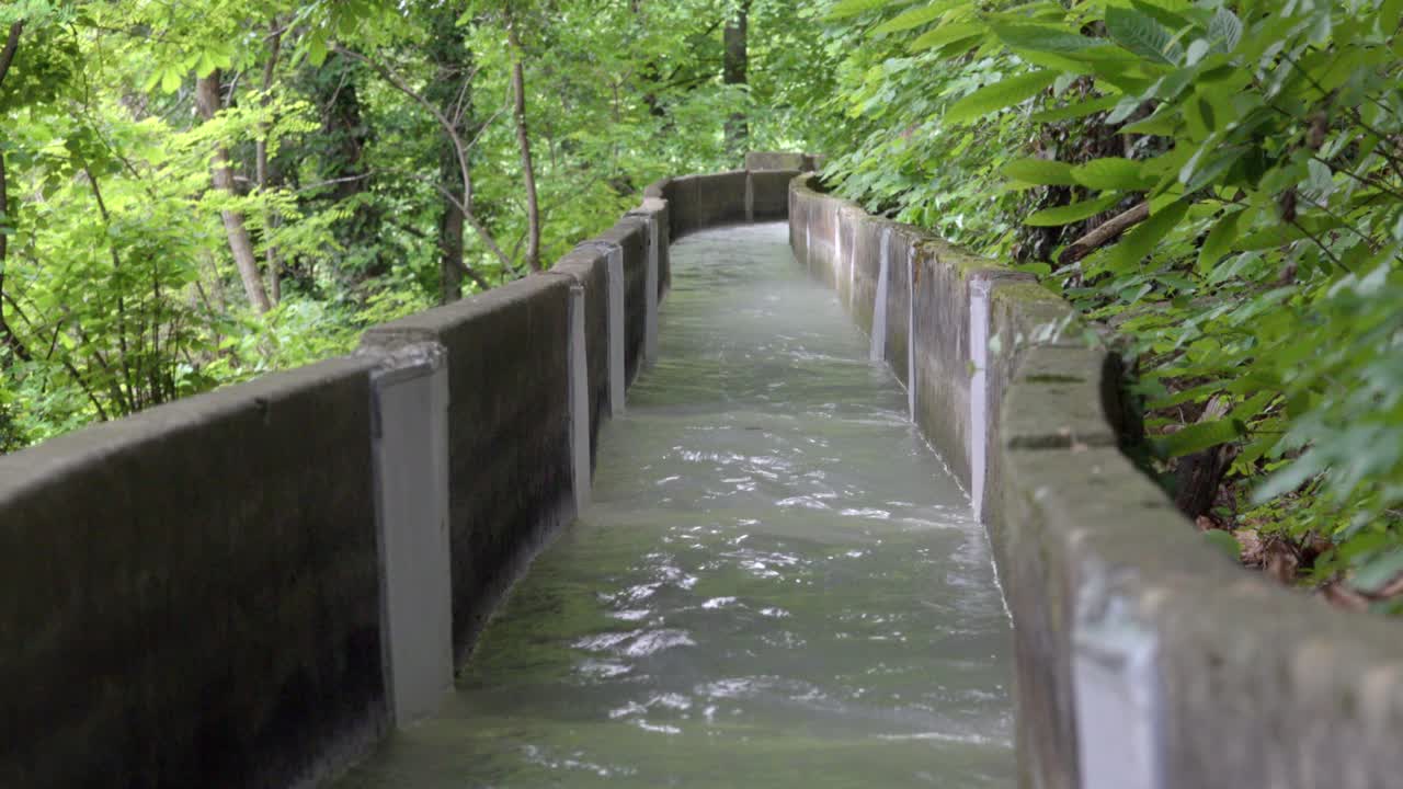 Part of a man-made irrigation in nature in which water flows along