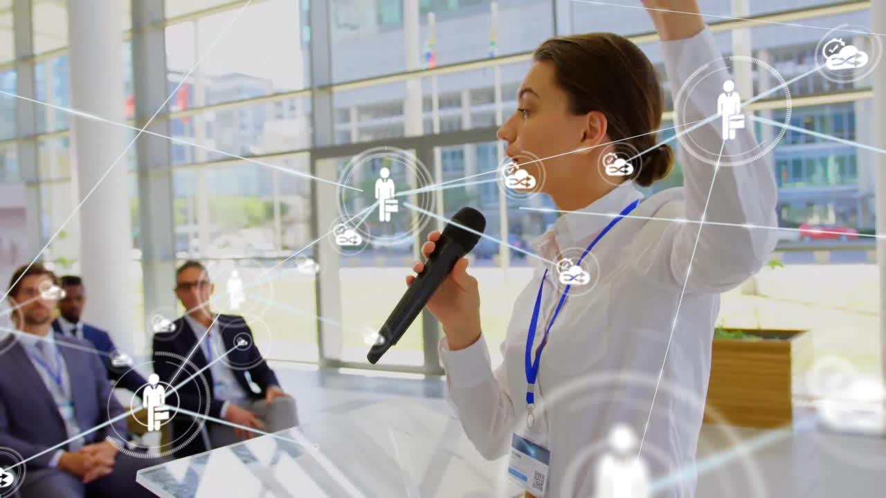 animación de la red de conexiones entre diversas personas de negocios en la oficina