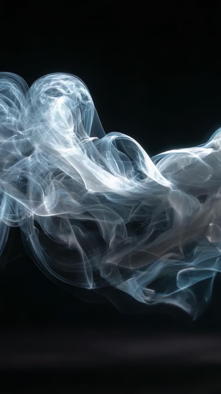 Danza eterea di fumo leggero: rappresentazione astratta e accattivante del movimento fluido e della bellezza fugace catturata attraverso una lente minimalista