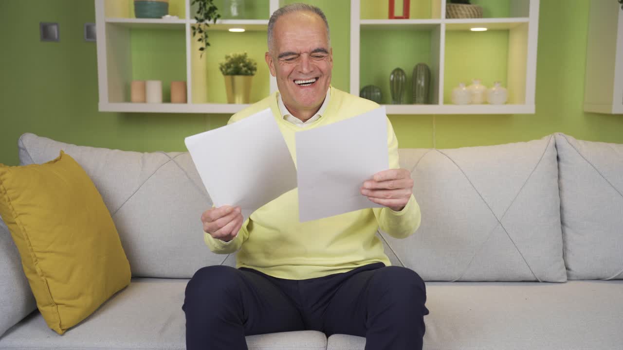 좋은 소식은  ⁇ 은이를 행복하게 만 ⁇ 니다.