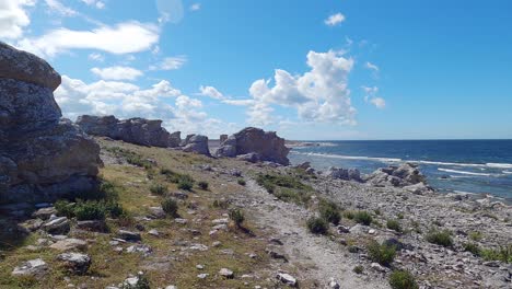 Rauks-En-La-Costa-De-Gotland