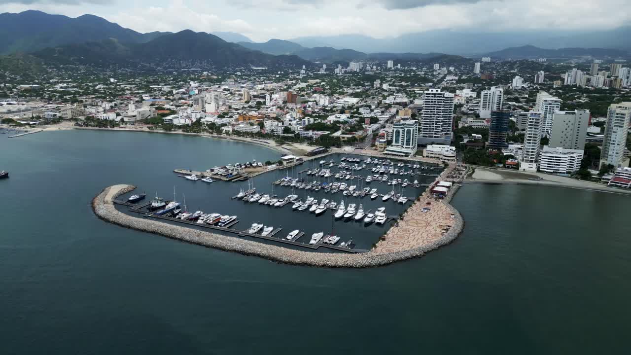 toma de drone de santa marta, colombia.