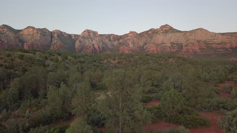 Drone-shot-of-beautiful-Sedona-landscapes-during-a-clear-and-bright-morning