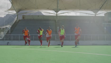 Jugadores-De-Hockey-Preparándose-Antes-De-Un-Partido.