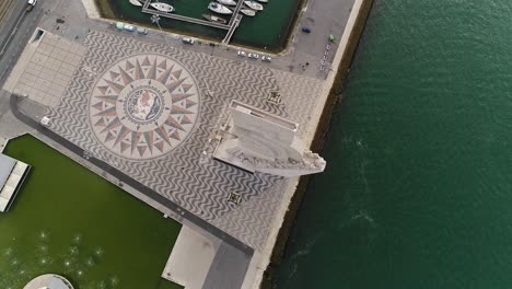 vista superior del padrao dos descubrimientos, monumento a los descubrimientos