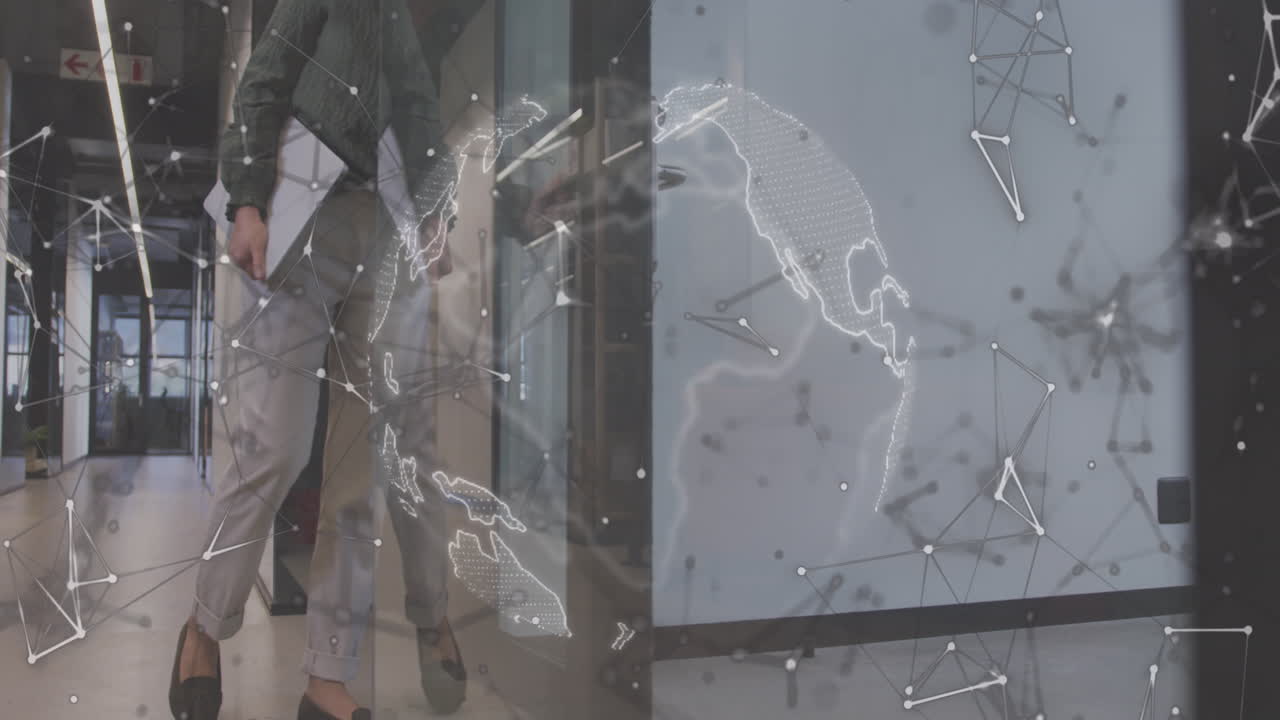 연결 네트워크와 전 세계에 대한 애니메이션 사무실에서 일하는 아시아 사업가