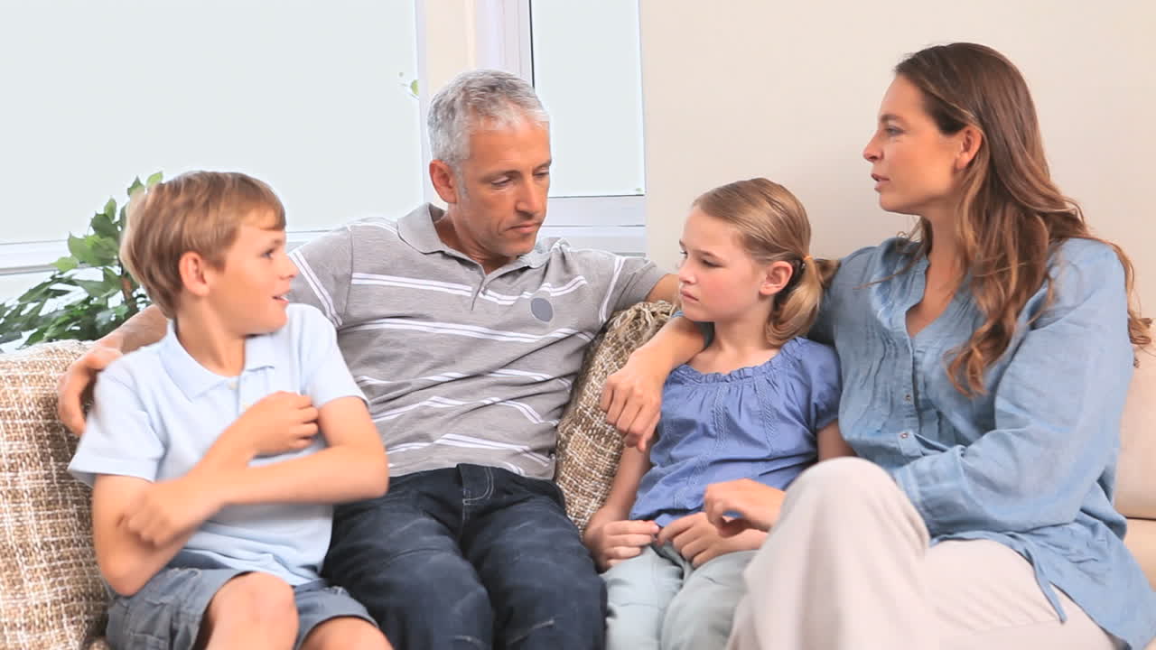 함께 이야기하는 행복한 가족