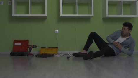 while trying to fix the sockets in the house, the incompetent teenager is electrocuted and the electricity is cut off.