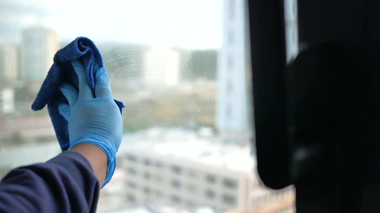 limpiando una ventana