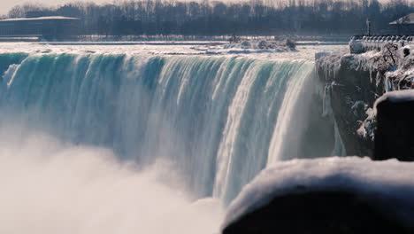 Winter-At-Niagara-Falls-4K-Video-07