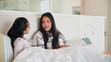 Mom,-girl-and-talk-in-bed,-morning