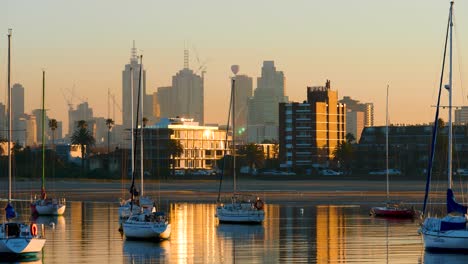 Sailboats---Yacht-floating-on-habour-St-Kilda-Pier-City-Sunrise,-Melbourne