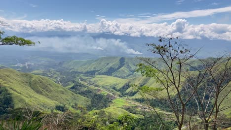 paisaje impresionante, vista del valle de markham desde el paso de kassam, papúa nueva guinea