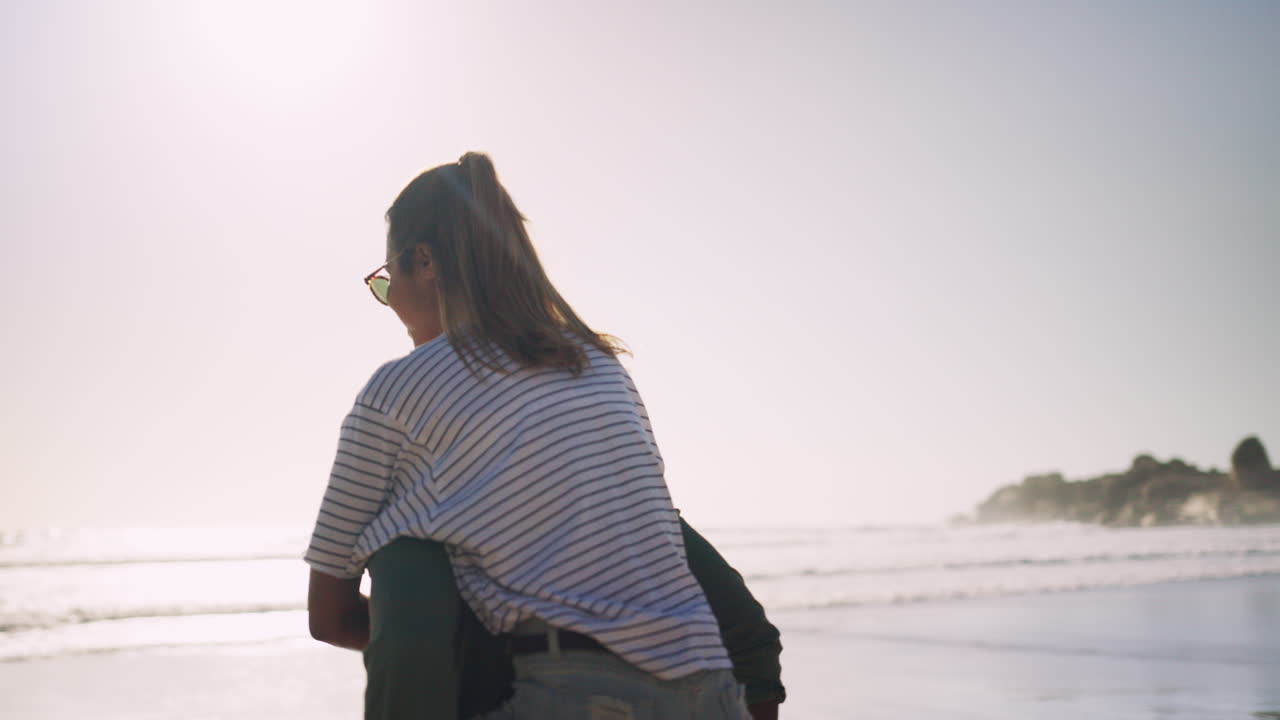 우리 둘 다 해변을 좋아해요.
