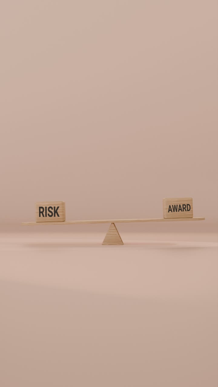 Tahterevallide Risk ve Ödülün Dengelenmesinin Dikey Videosu.