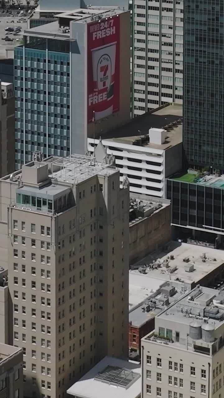 Esta vista aérea capta el centro de Dallas, Texas