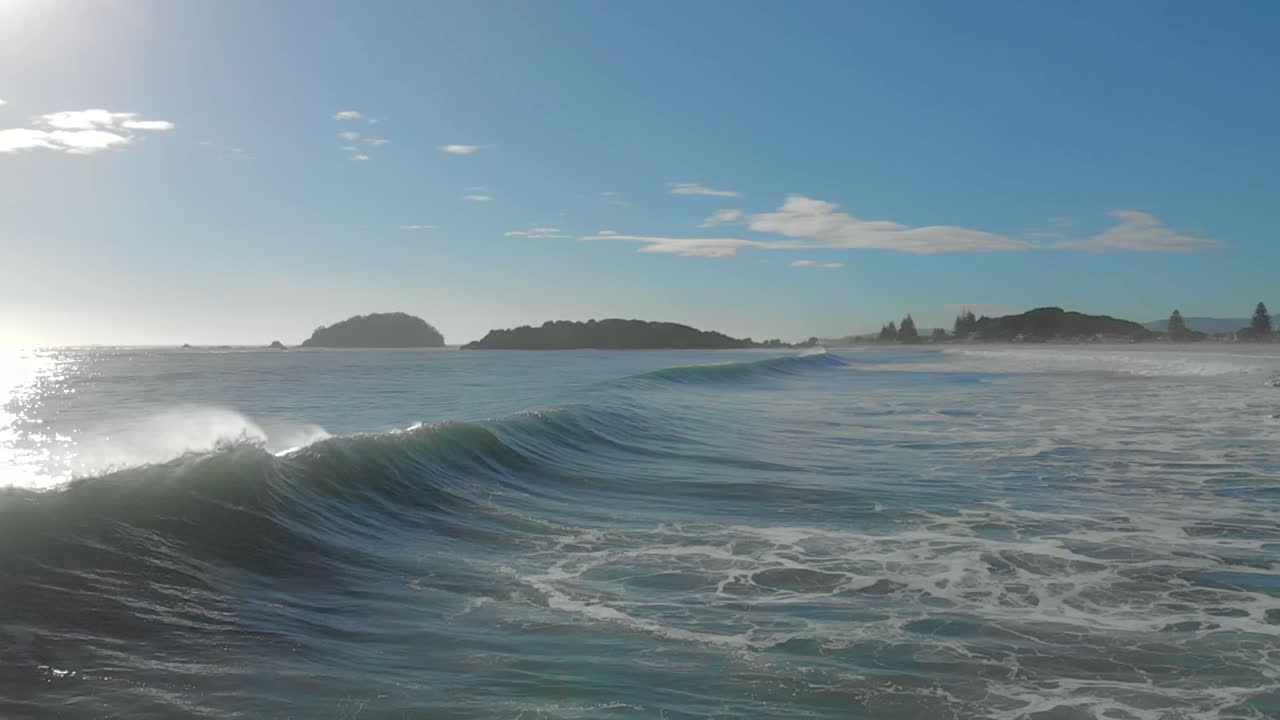 공중 슬로우 모션: 부서지는 파도