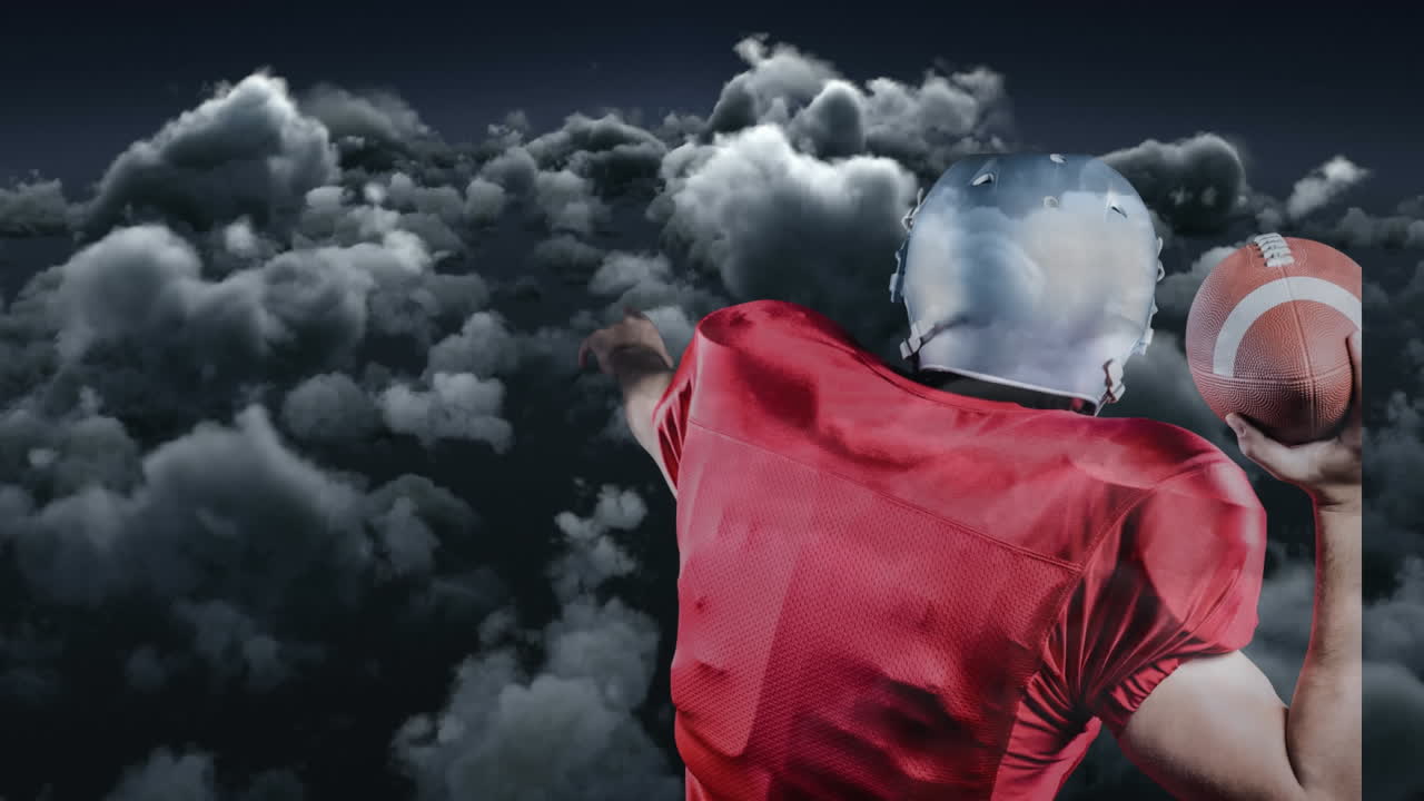 남성 럭비 선수가 어두운 구름 위의 복사 공간에 공을 던지는 뒷면의 애니메이션