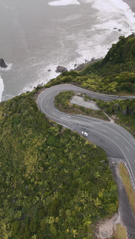 coastal winding road in new zealand