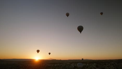 Amanecerturquía-Horizonte-Silueta-Globos-Aerostáticos-Experiencia-Romántica