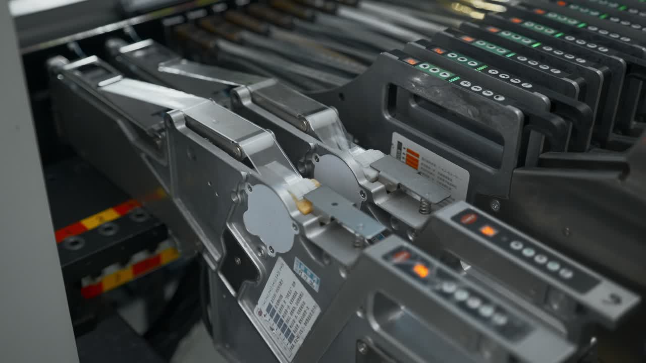 자동 조립 기계의 클로즈업 뷰