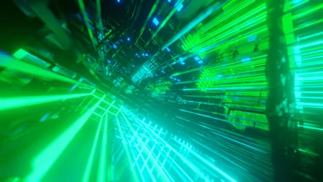 túnel de ciencia ficción de neón de alta tecnología. líneas de brillo de neón a la moda forman patrones y construcciones en túneles de espejo. volar a través del ciberespacio tecnológico. estructuras tecnológicas complejas. 3d en bucle sin costuras 4k brillante bg.