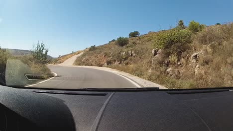 Conduciendo-Por-La-Autopista-En-Grecia-A-Través-Del-Peloponeso-En-Un-Agradable-Día-De-Verano