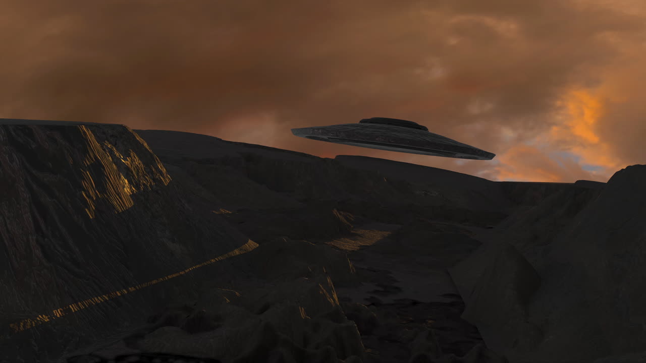 UFO over et fjellandskap ved solnedgang