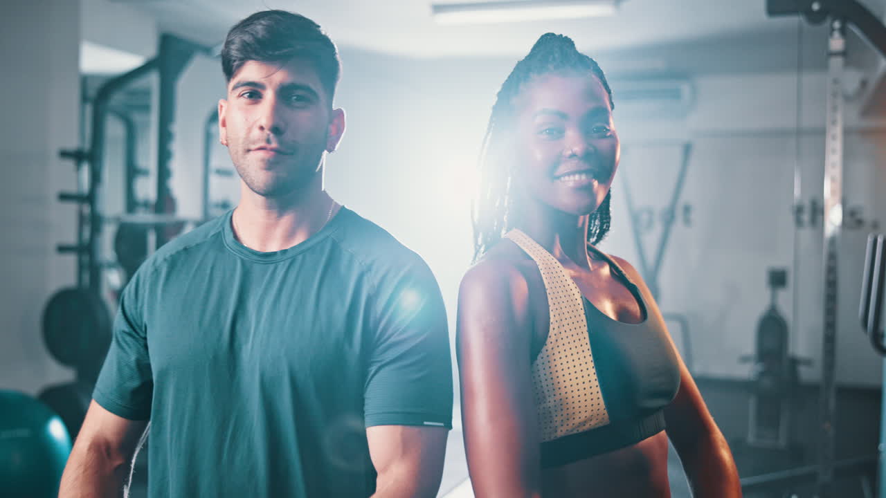 pareja en el gimnasio