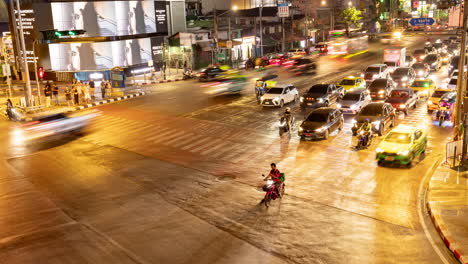 timelapse of rush hour traffic in central bangkok at night