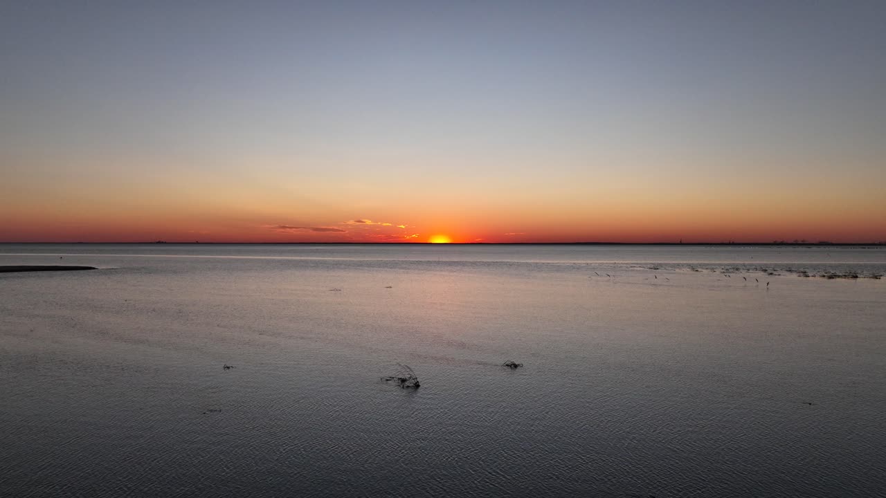 앨라배마주 모바일 베이에 지는 해