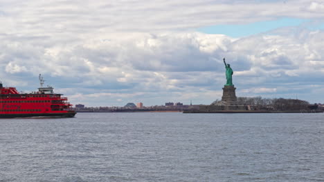 historic significance of the statue of liberty in new york