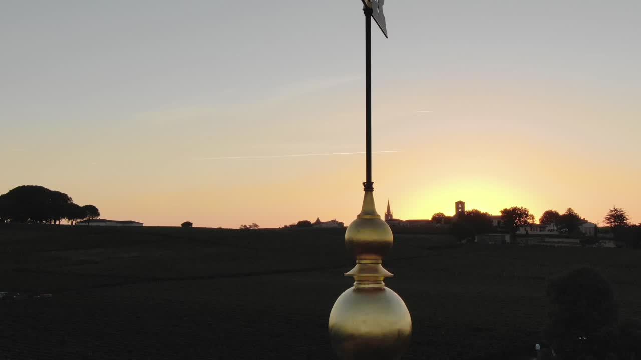 프랑스 의 세인트 에밀리온 에 있는 샤토 안젤루스 와이너리 의 건축적 세부 사항