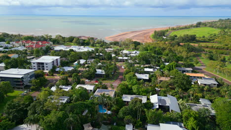 Drone-Aéreo-Del-Barrio-De-Casas-En-El-Estuario-Del-Río-Coastal-Rapid-Creek-Darwin-NT-Australia