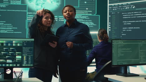 cyber security experts women working on spyware and malware detection