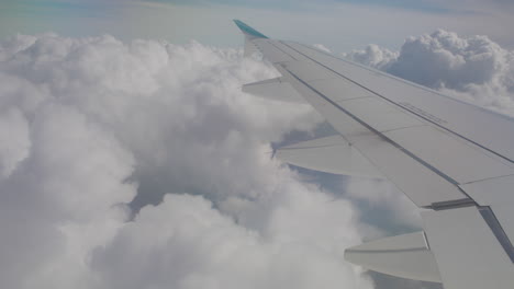 Blick-Aus-Einem-Flugzeug.-Während-Des-Fluges-Gefilmt