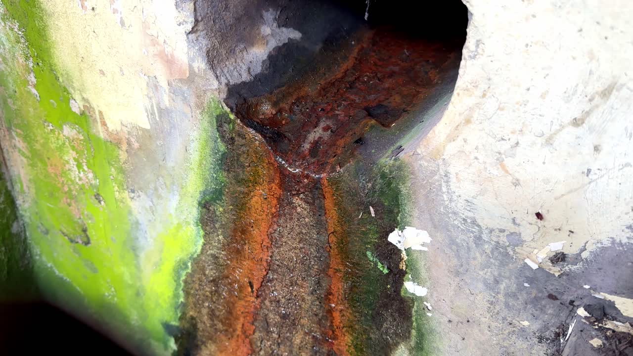 하수에서 화학 액체, 산업 폐기물 관리