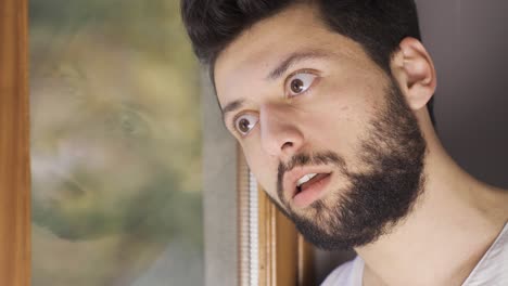 hombre con enfermedad mental.